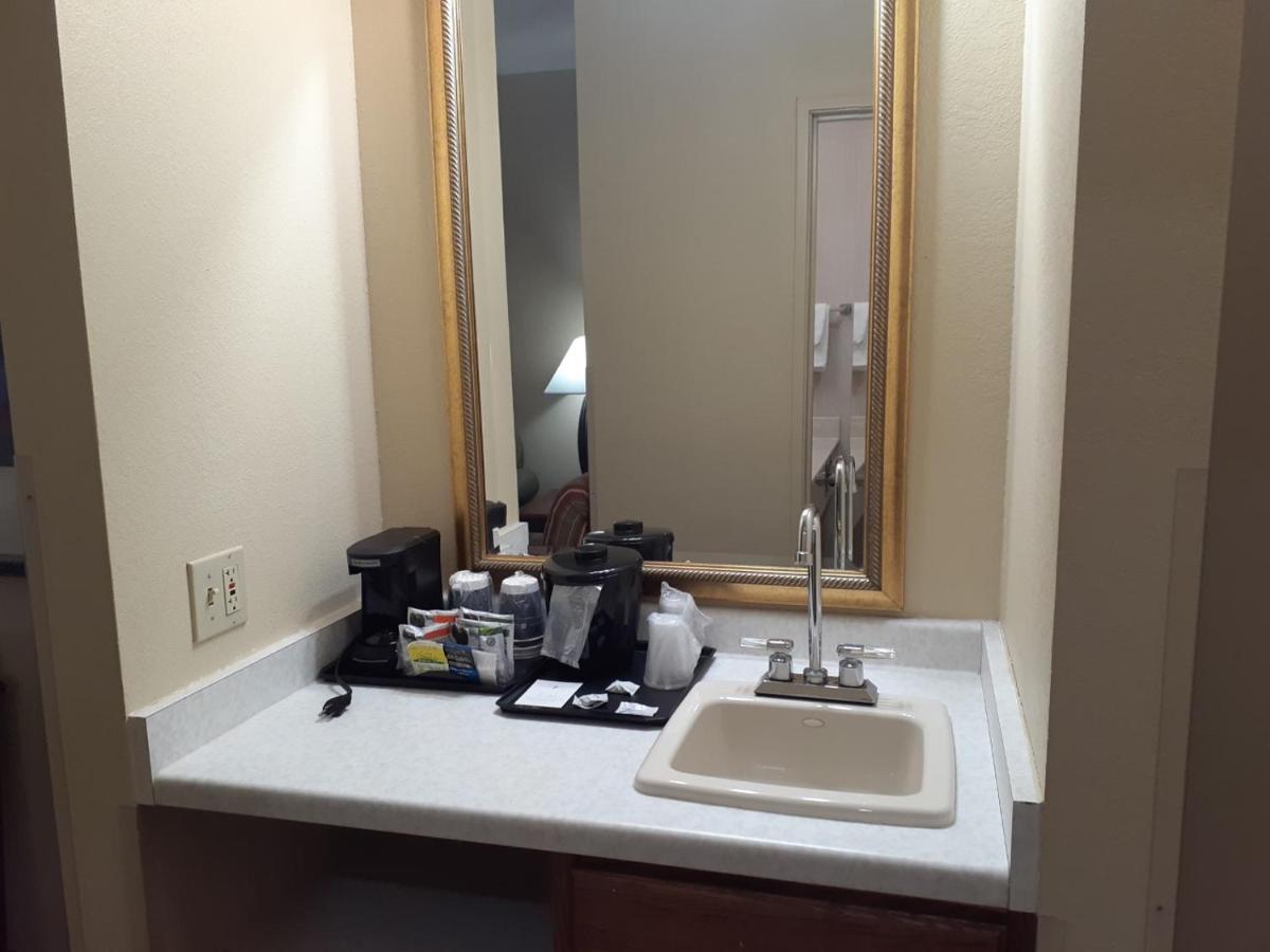 Country Inn & Suites By Radisson, Freeport, Il Zewnętrze zdjęcie