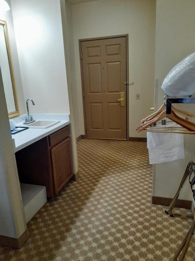 Country Inn & Suites By Radisson, Freeport, Il Zewnętrze zdjęcie